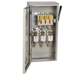 Ящик с рубильником и предохранителем